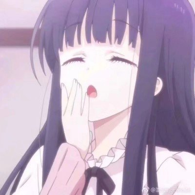 女子捡到金项链发现异常立马扔掉